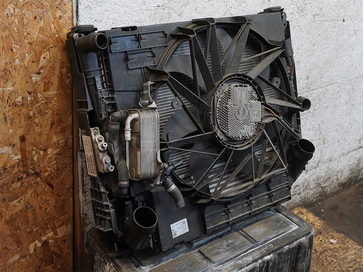 11-17 BMW X3 F25 35iX 3.0L Radiator AC Condenser Cooling Fan Motor 68721381 OEM