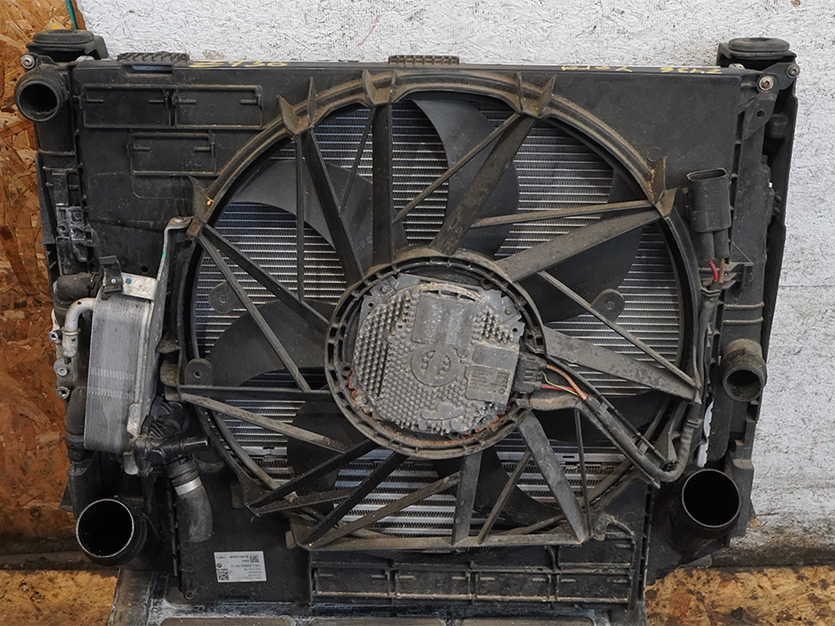 11-17 BMW X3 F25 35iX 3.0L Radiator AC Condenser Cooling Fan Motor 68721381 OEM