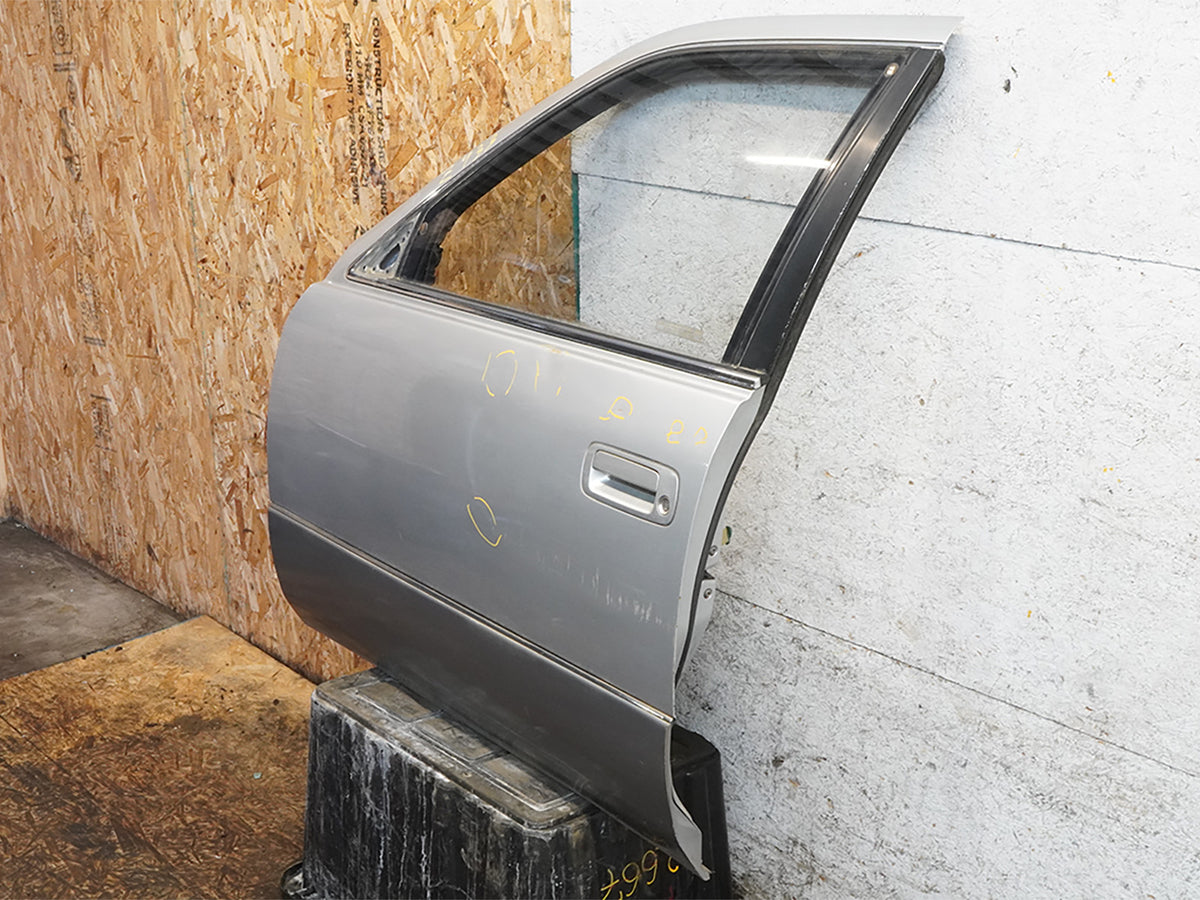 95-97 Lexus LS400 XF20 Front Left Door Panel W Handle 6700250030 Silver 199 OEM