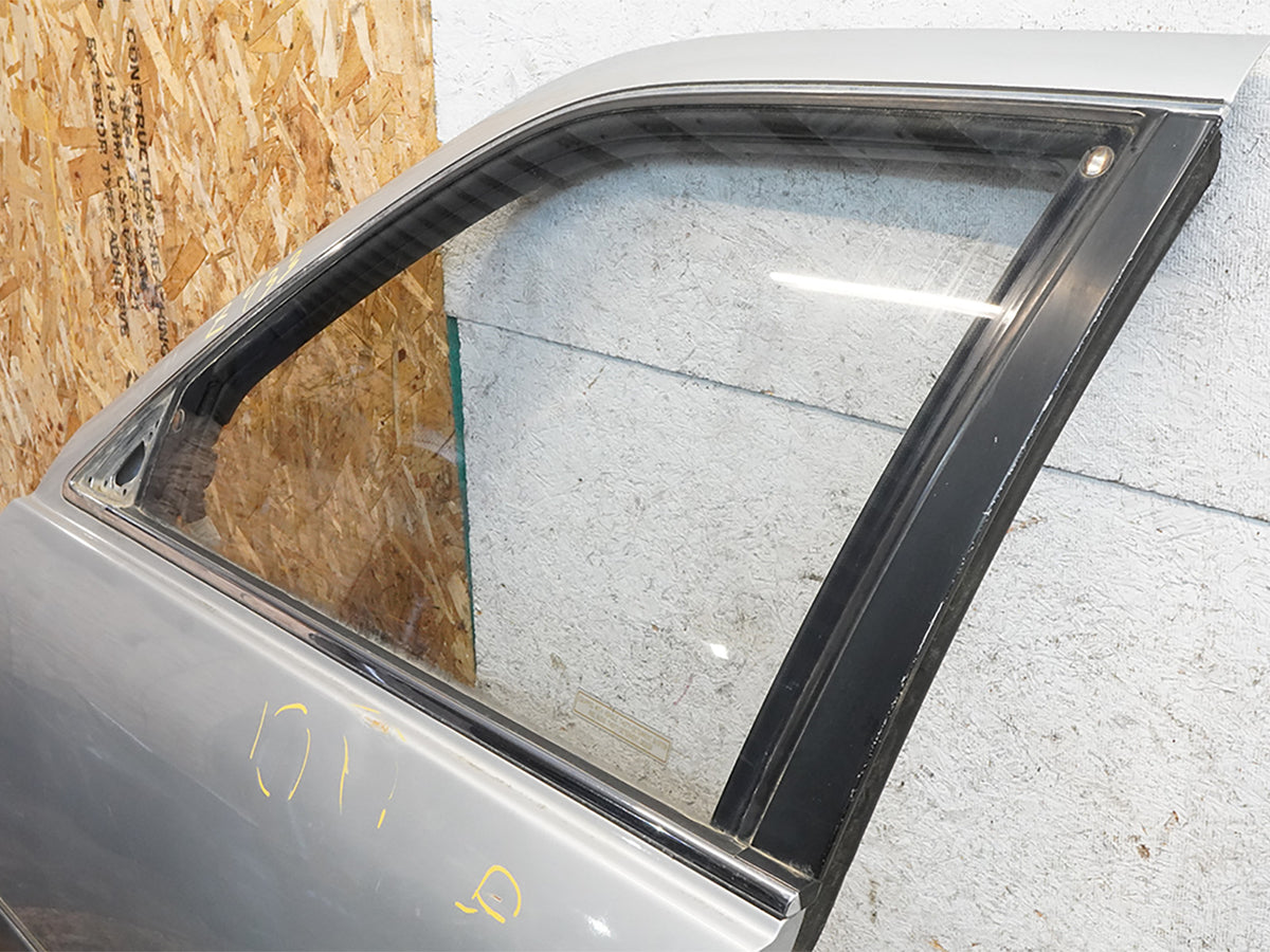 95-97 Lexus LS400 XF20 Front Left Door Panel W Handle 6700250030 Silver 199 OEM