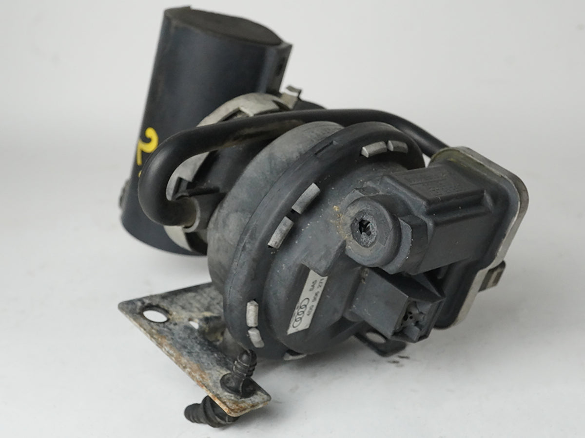2000 - 2006 Audi TT Mk1 1.8 Liter Engine Fuel Leak Deflection Pump Dohc OEM