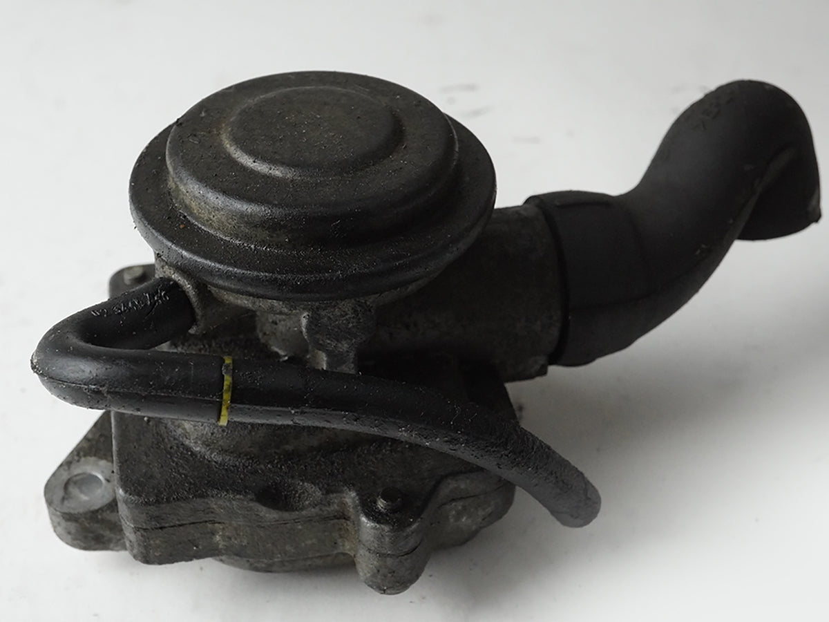 2008 - 2011 Mercedes Benz C Class W204 Smog Pump  Air Injection Check Valve