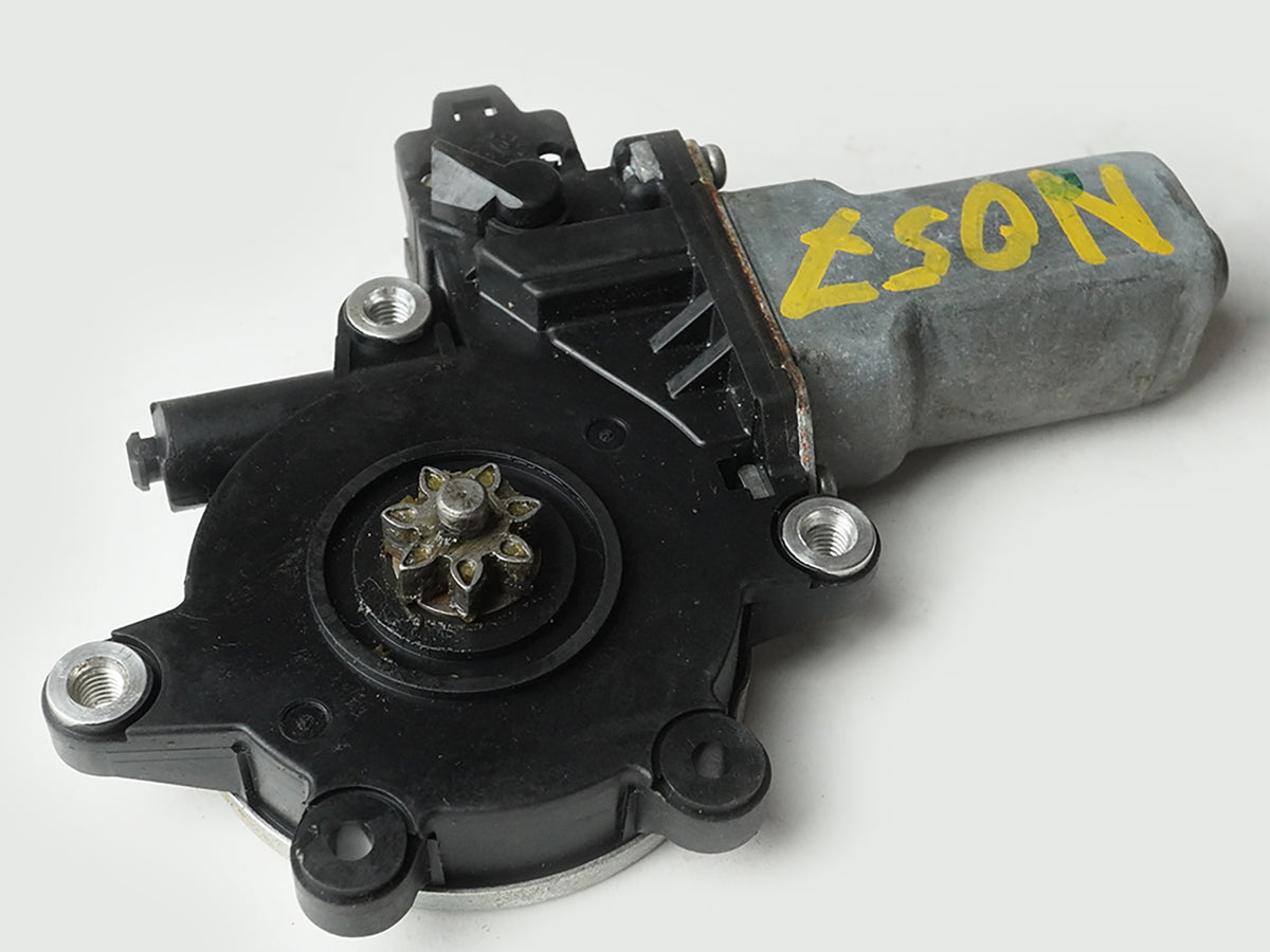 2006 - 2008 Chrysler Pacifica Window Motor Power Rear Driver Left Side OEM