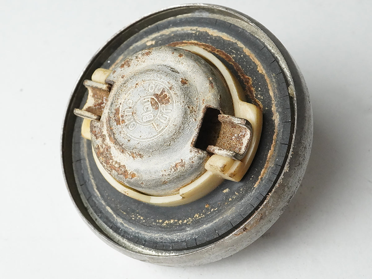 1973 - 1985 Mercedes Benz 450 Slc R107 Fuel Gasoline Tank Reservoir Cap Unit OEM