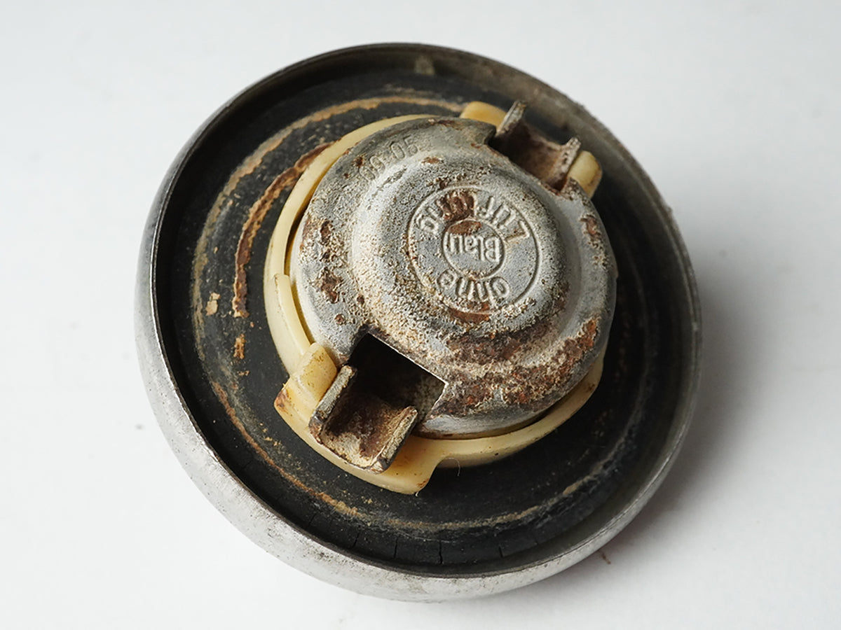 1973 - 1985 Mercedes Benz 450 Slc R107 Fuel Gasoline Tank Reservoir Cap Unit OEM