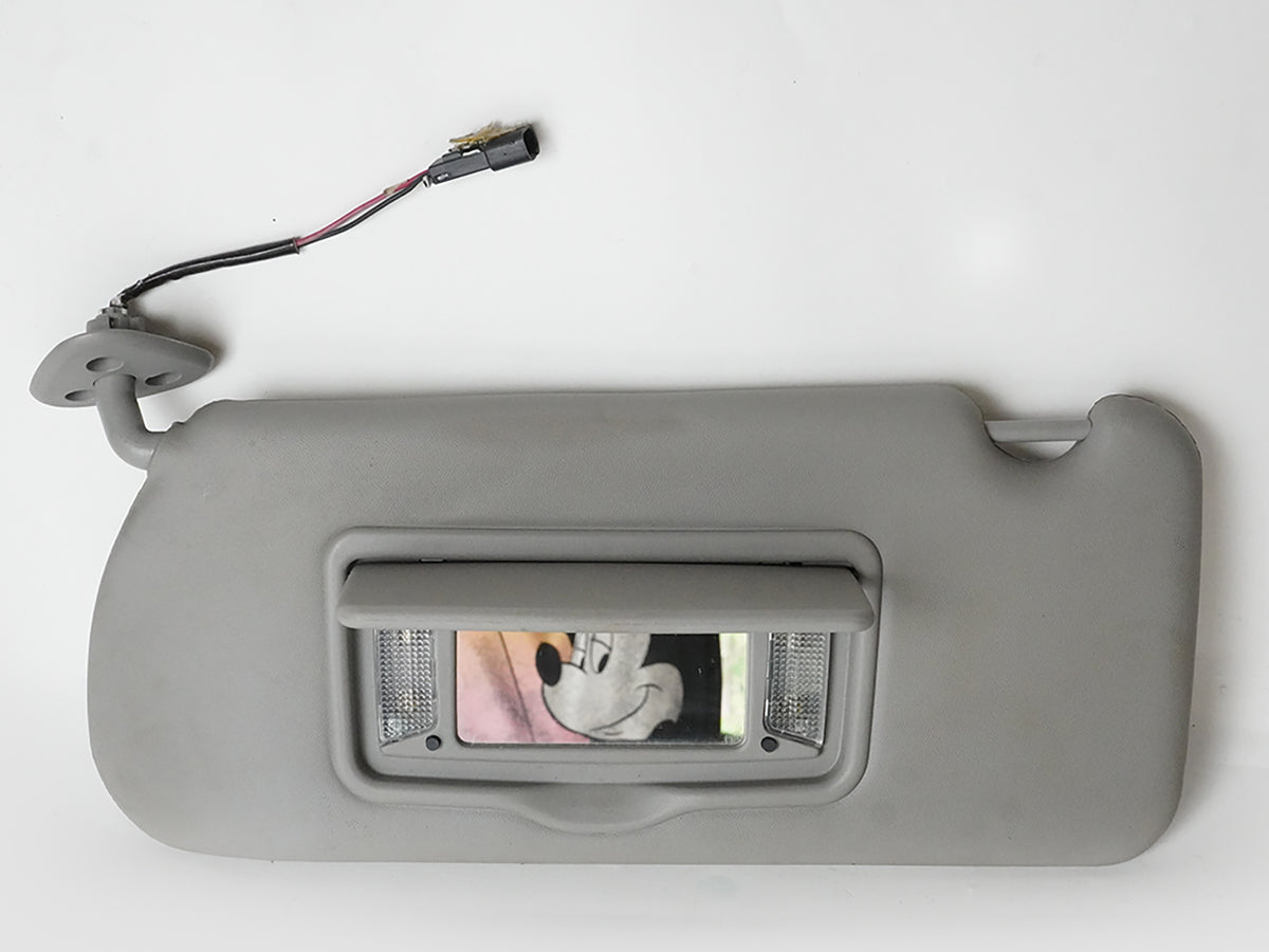 2004 - 2006 Cadillac Srx Sun Visor Shade W Mirror Driver Left Side Front Lh OEM