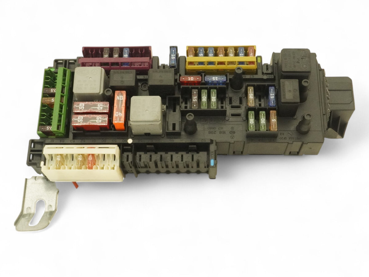 11-12 Mercedes E350 E63 W212 Sw Wagon Fuse Relay Box Junction Trunk Rear OEM