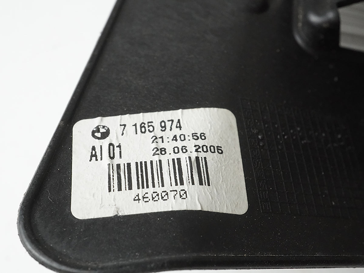 2004 - 2006 Bmw 3 Series E46 Convertible Bulb Cover Stop Lamp Tail Light Rh OEM