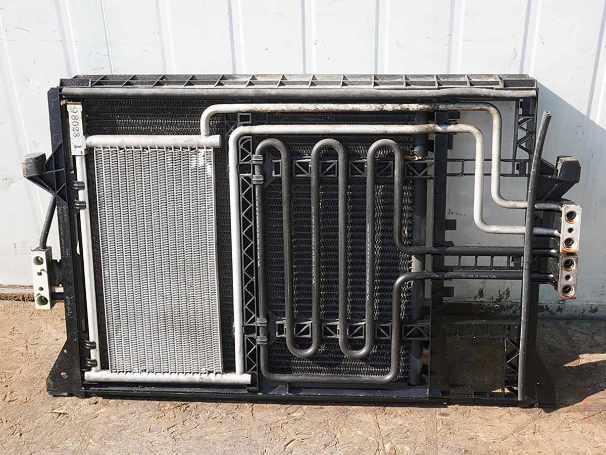 1998 - 2000 Bmw 5 Series E39 Ac Condenser Air Conditioning Radiator Front OEM