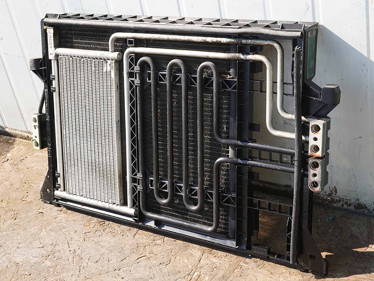 1998 - 2000 Bmw 5 Series E39 Ac Condenser Air Conditioning Radiator Front OEM