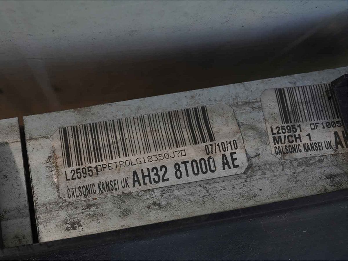 2010 - 2013 Land Rover Discovery Lr4 Engine Cooling Radiator Front Unit OEM