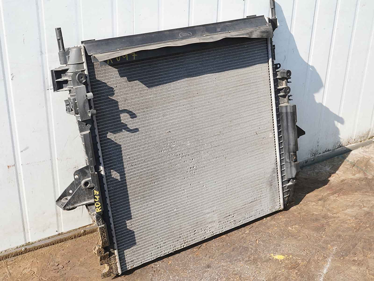 2010 - 2013 Land Rover Discovery Lr4 Engine Cooling Radiator Front Unit OEM