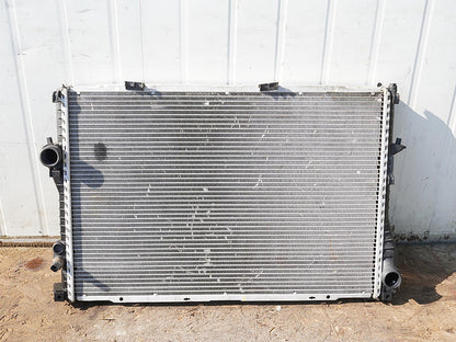 1997 - 1998  Bmw 5 Series E39 Engine Radiator Cooling Coolant Front Unit OEM