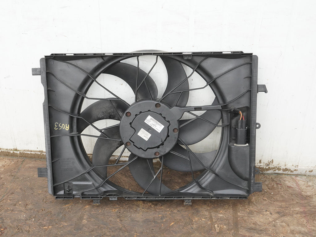  2008 - 2014 Mercedes Benz C Class W204 Fan Blade Radiator Cooling Motor OEM, used