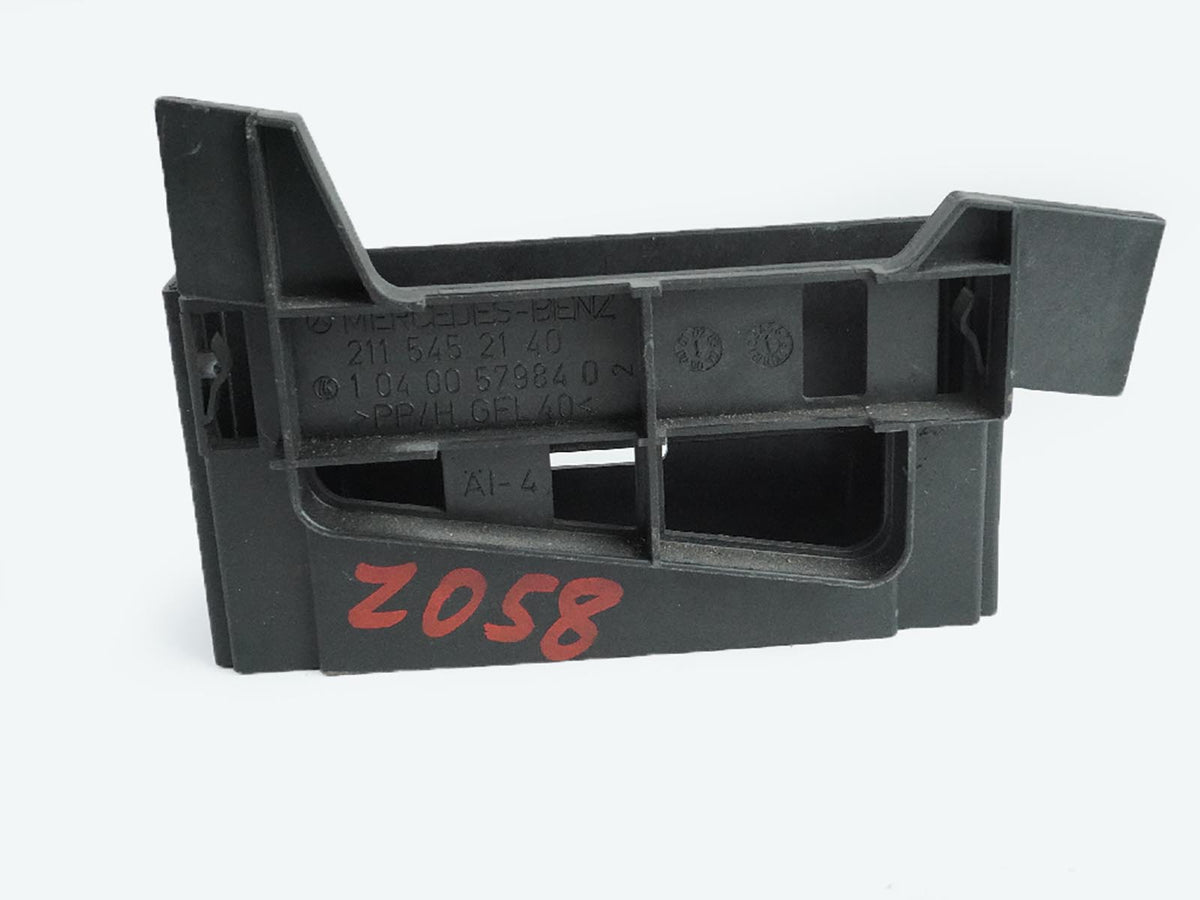 2006 - 2011 Mercedes Benz Cls Class C219 Trim Cover Holder Bracket Ecu Negine
