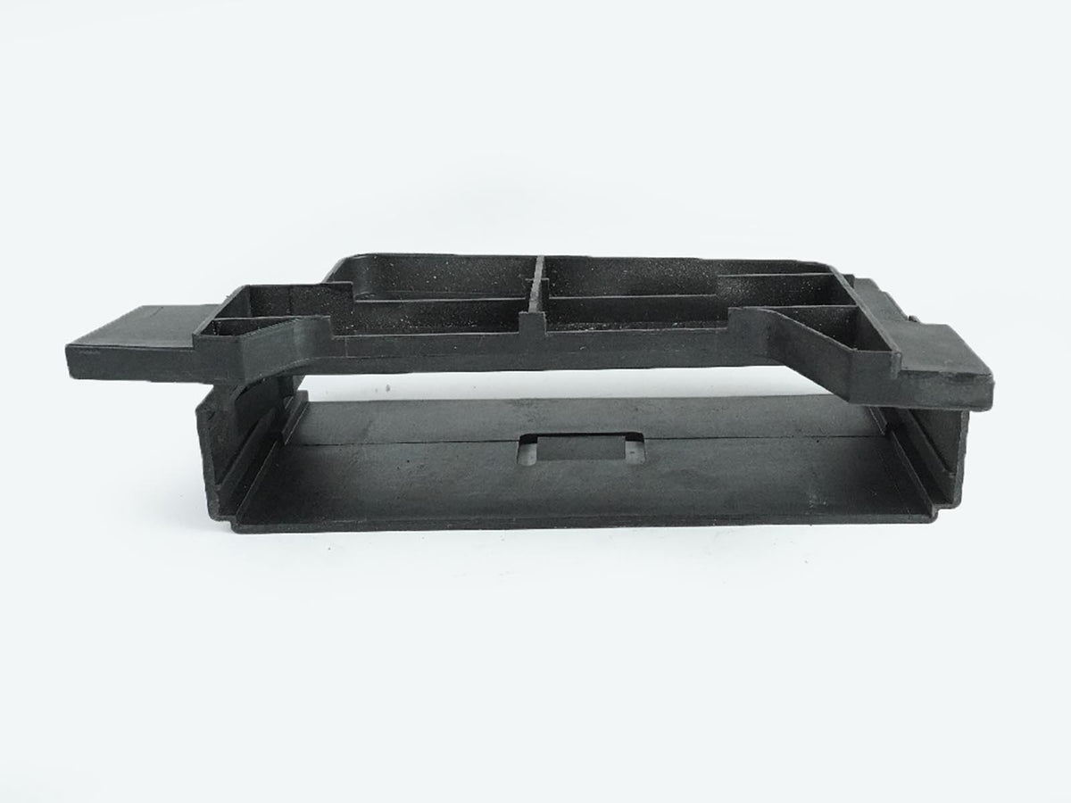 2006 - 2011 Mercedes Benz Cls Class C219 Trim Cover Holder Bracket Ecu Negine