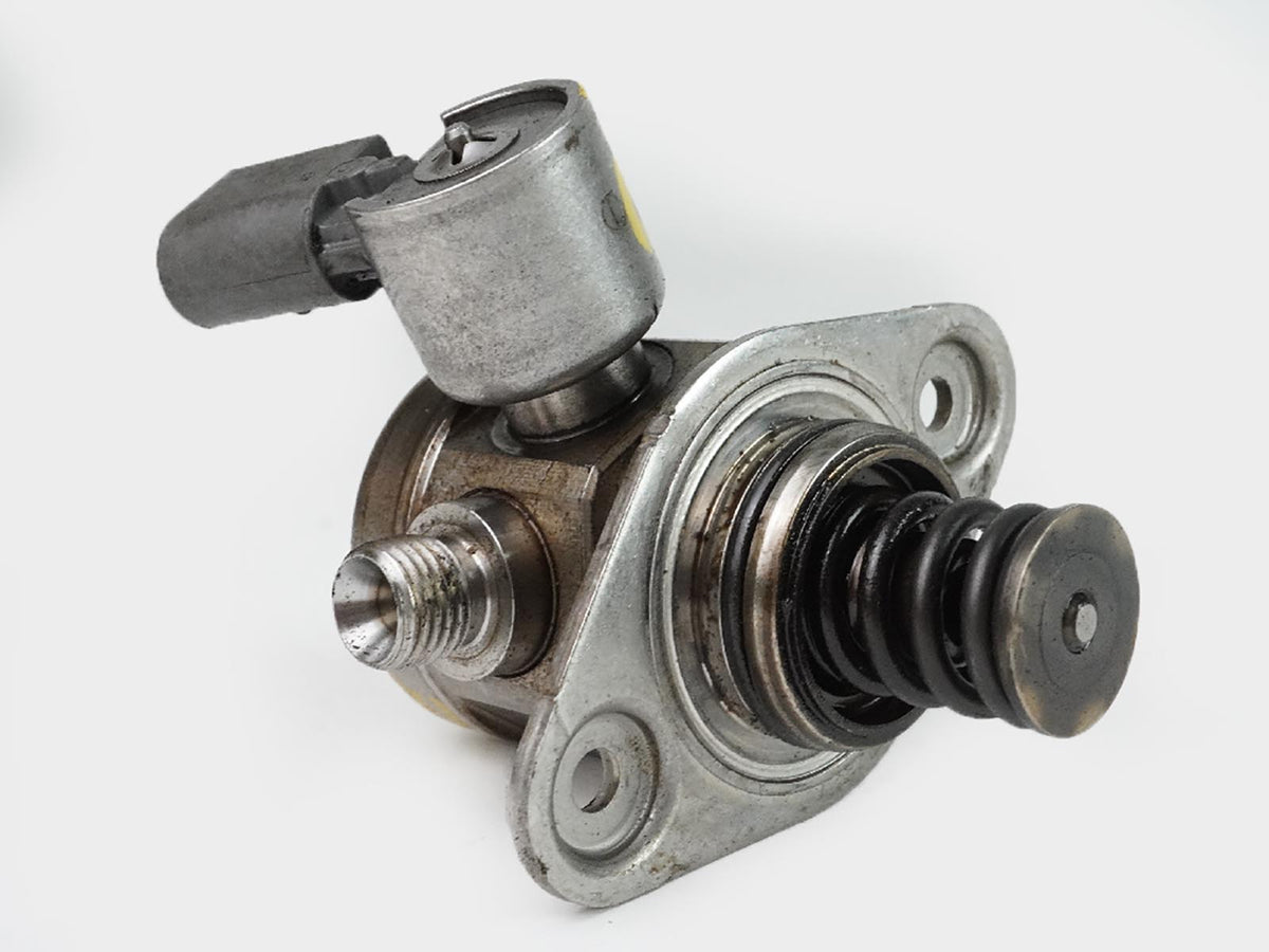 2012 - 2014 Bmw 5 Series F10 3.0L Fuel Injection Pump High Pressure 13517610761