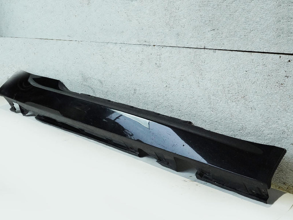  2007 BMW M6 E64 CONVERTIBLE ROCKER SKIRT PANEL COVER RIGHT RH 51777898214 OEM, price