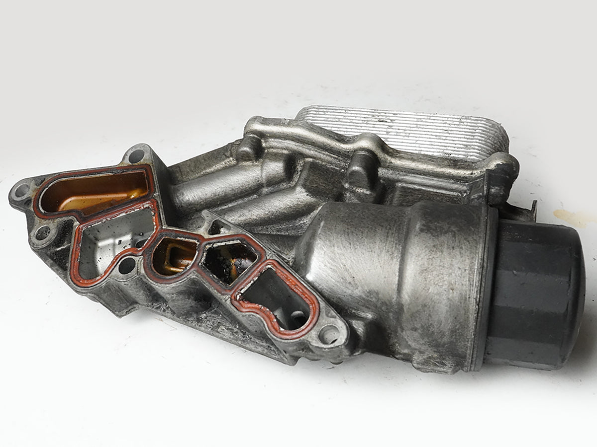 2008 - 2011 Mercedes C Lass W204 Oil Filter Housing Motor Engine A2721800410 OEM
