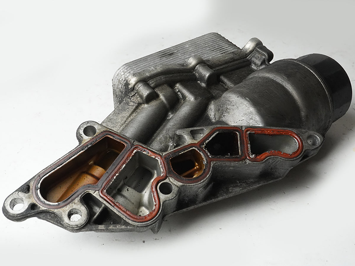 2008 - 2011 Mercedes C Lass W204 Oil Filter Housing Motor Engine A2721800410 OEM