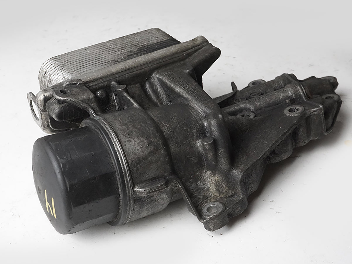 2008 - 2011 Mercedes C Lass W204 Oil Filter Housing Motor Engine A2721800410 OEM