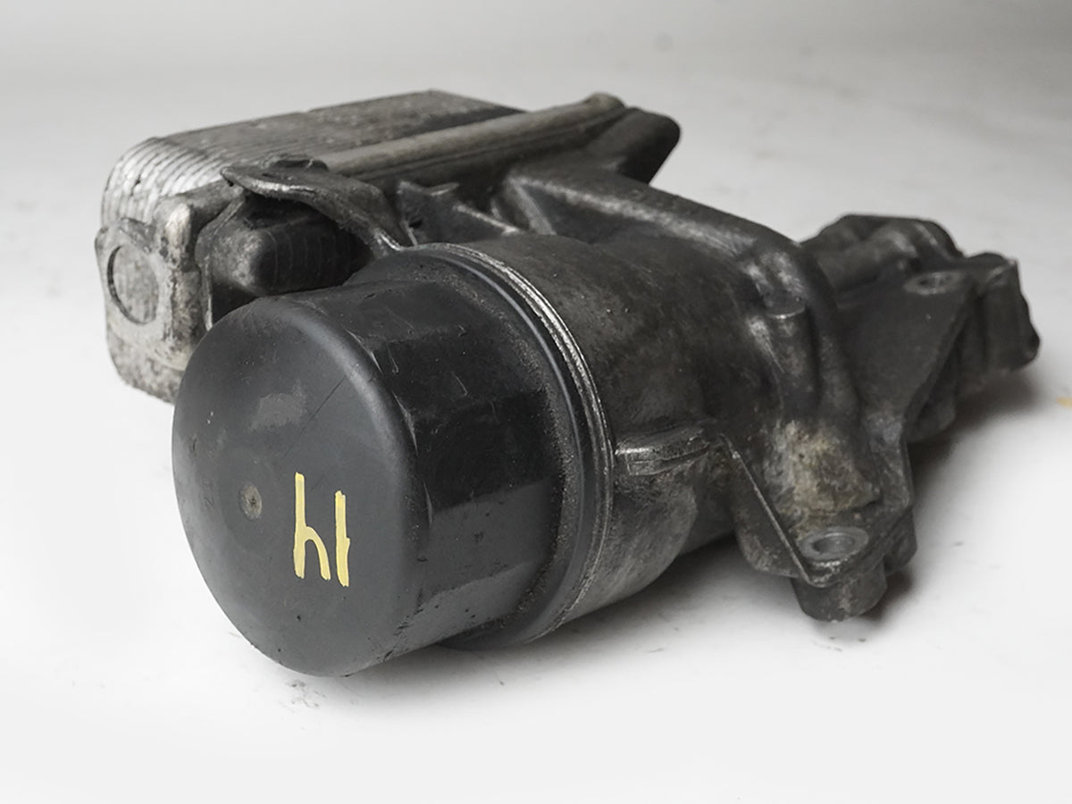 2008 - 2011 Mercedes C Lass W204 Oil Filter Housing Motor Engine A2721800410 OEM