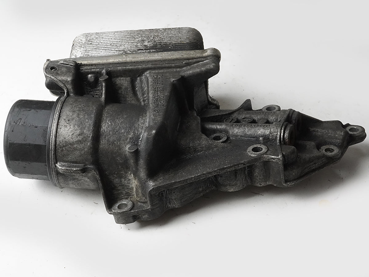 2008 - 2011 Mercedes C Lass W204 Oil Filter Housing Motor Engine A2721800410 OEM