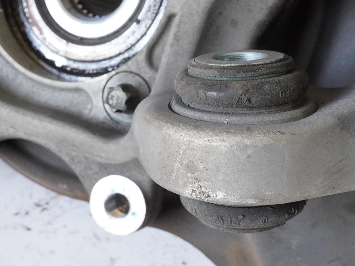 10-16 Mercedes Benz E Class W212 Spindle Knuckle Hub Rear Left Side LH OEM