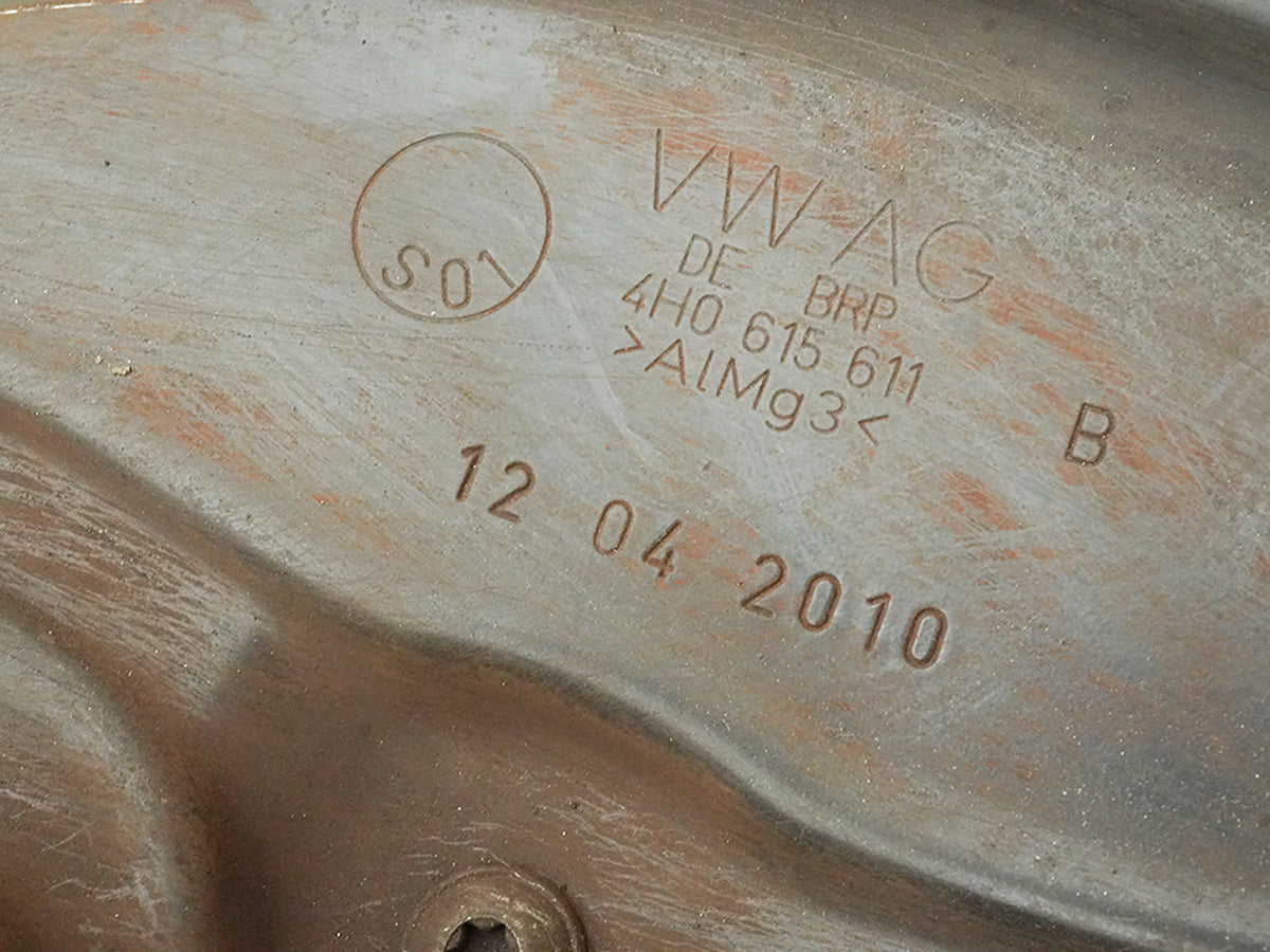 2011 - 2018 Audi A8 D4 Spindle Knuckle Hub Bearing Rear Driver Left 4H0615611