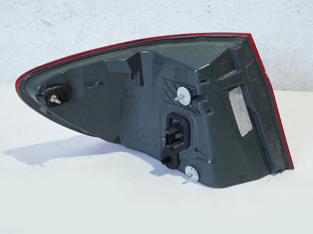  2011 - 2013 BMW 5 SERIES F10 TAILLIGHT BRAKE STOP TAIL LAMP REAR RIGHT RH OEM, price