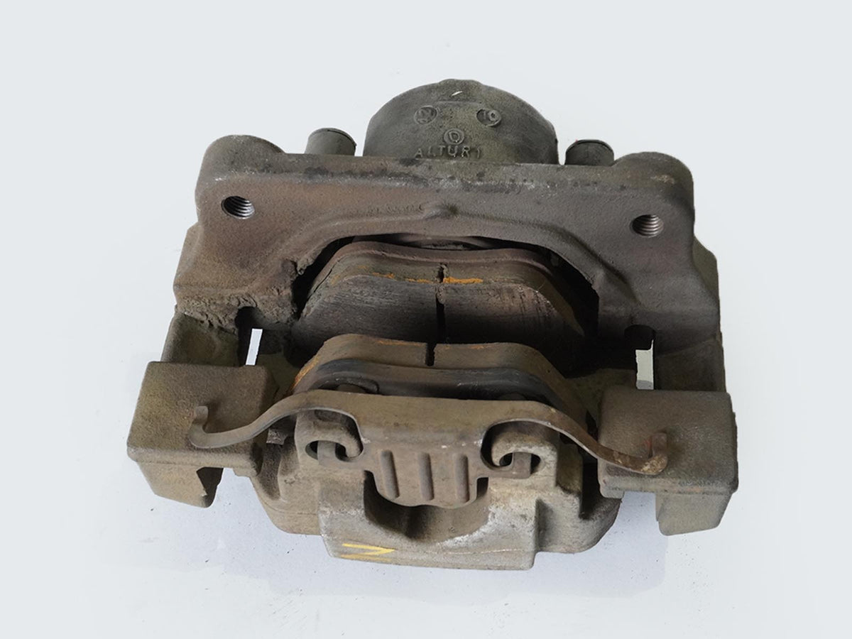 2011 - 2016 Bmw 5 Series F10 528I Rwd Brake Caliper Stop W Pads Front Left OEM