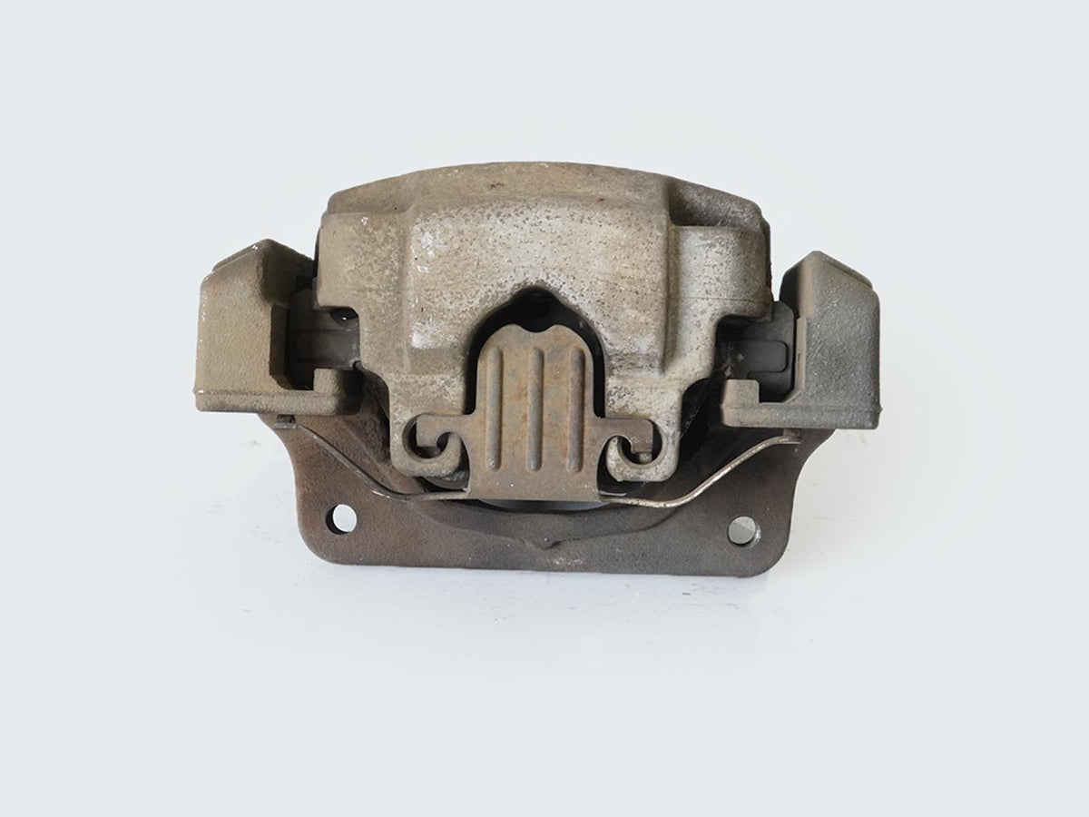 2011 - 2016 Bmw 5 Series F10 528I Rwd Brake Caliper Stop W Pads Front Right OEM