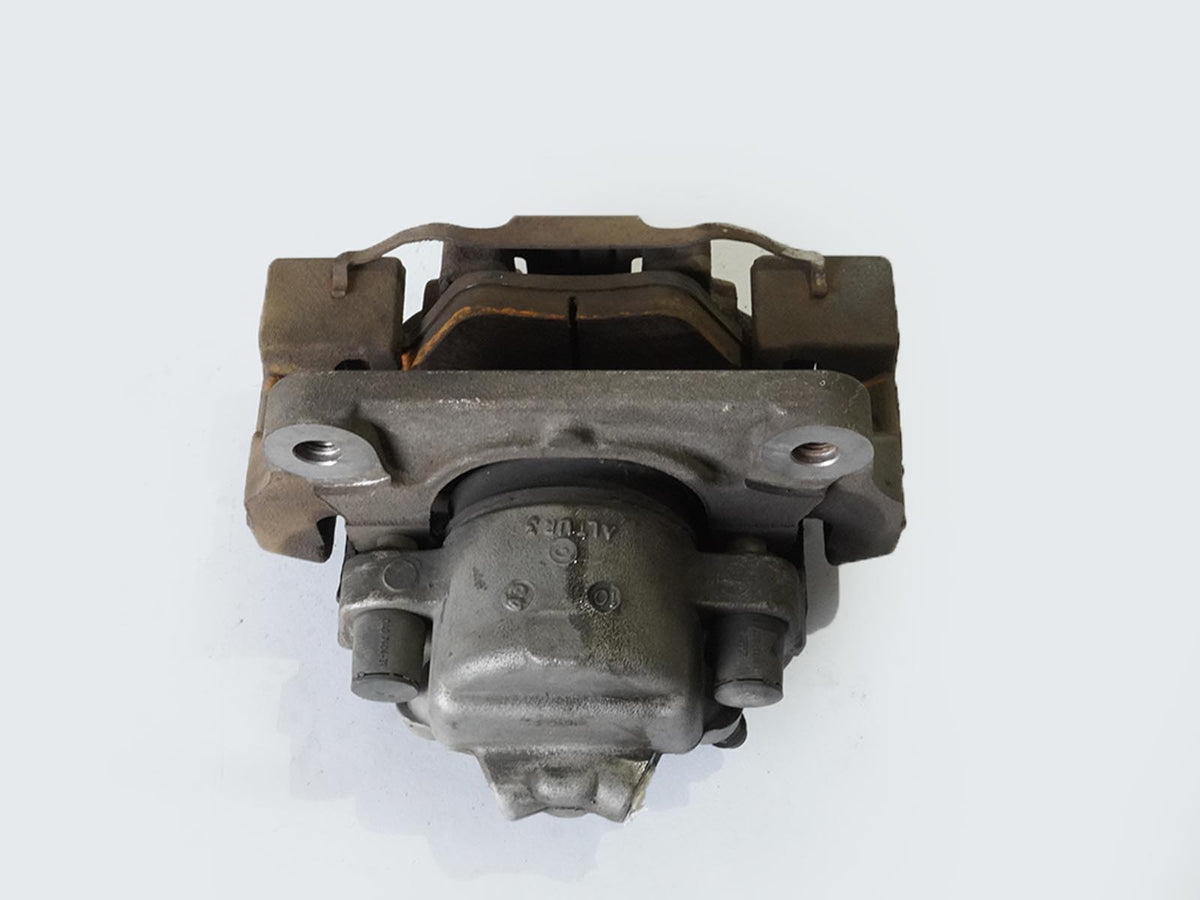 2011 - 2016 Bmw 5 Series F10 528I Rwd Brake Caliper Stop W Pads Front Right OEM