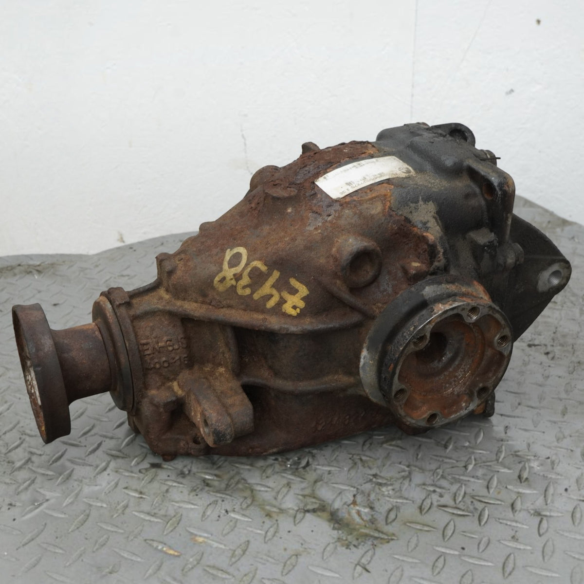 01-06 BMW 330i E46 3.0L AT Rear Differential Carrier 3.38 Ratio 33107505394 OEM