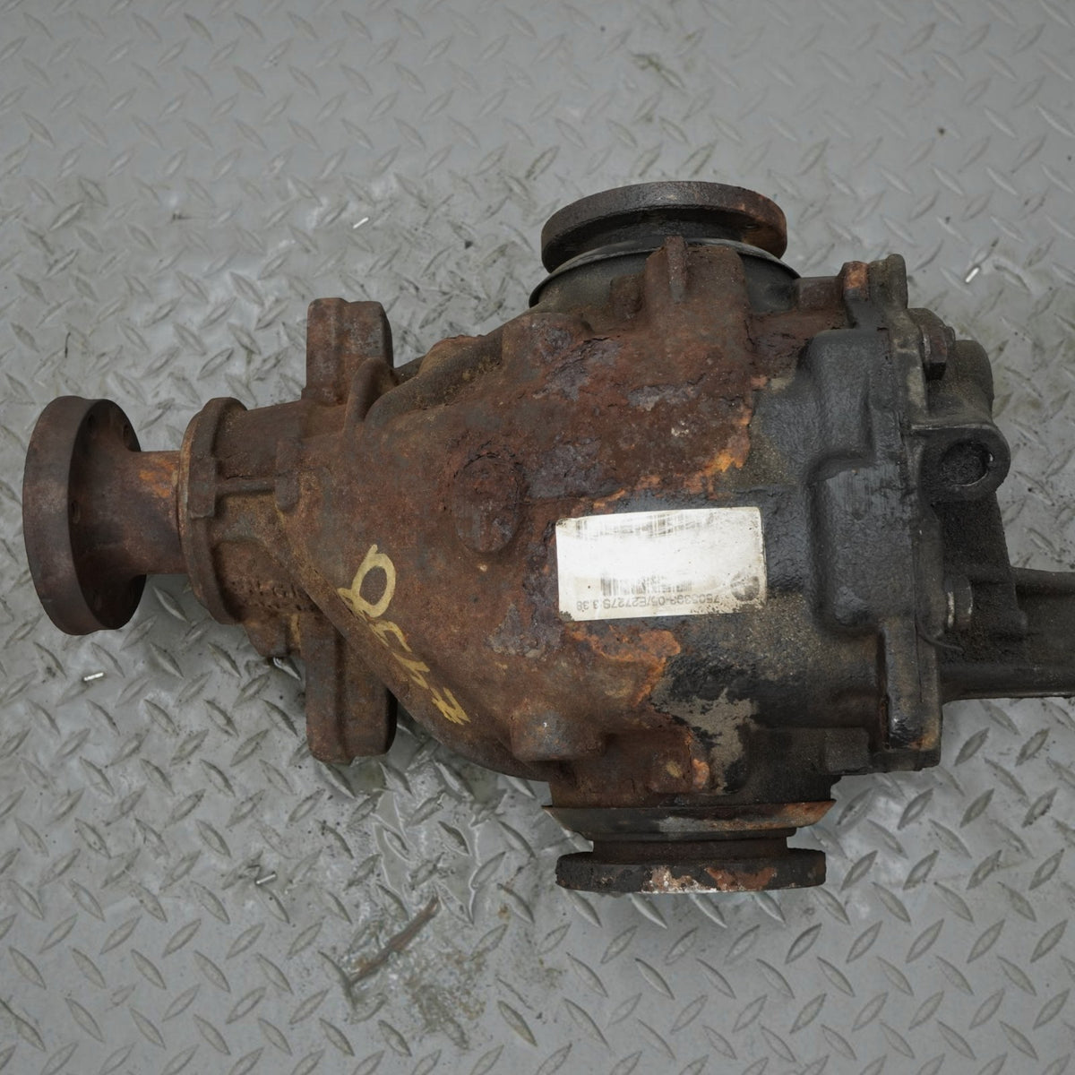 01-06 BMW 330i E46 3.0L AT Rear Differential Carrier 3.38 Ratio 33107505394 OEM