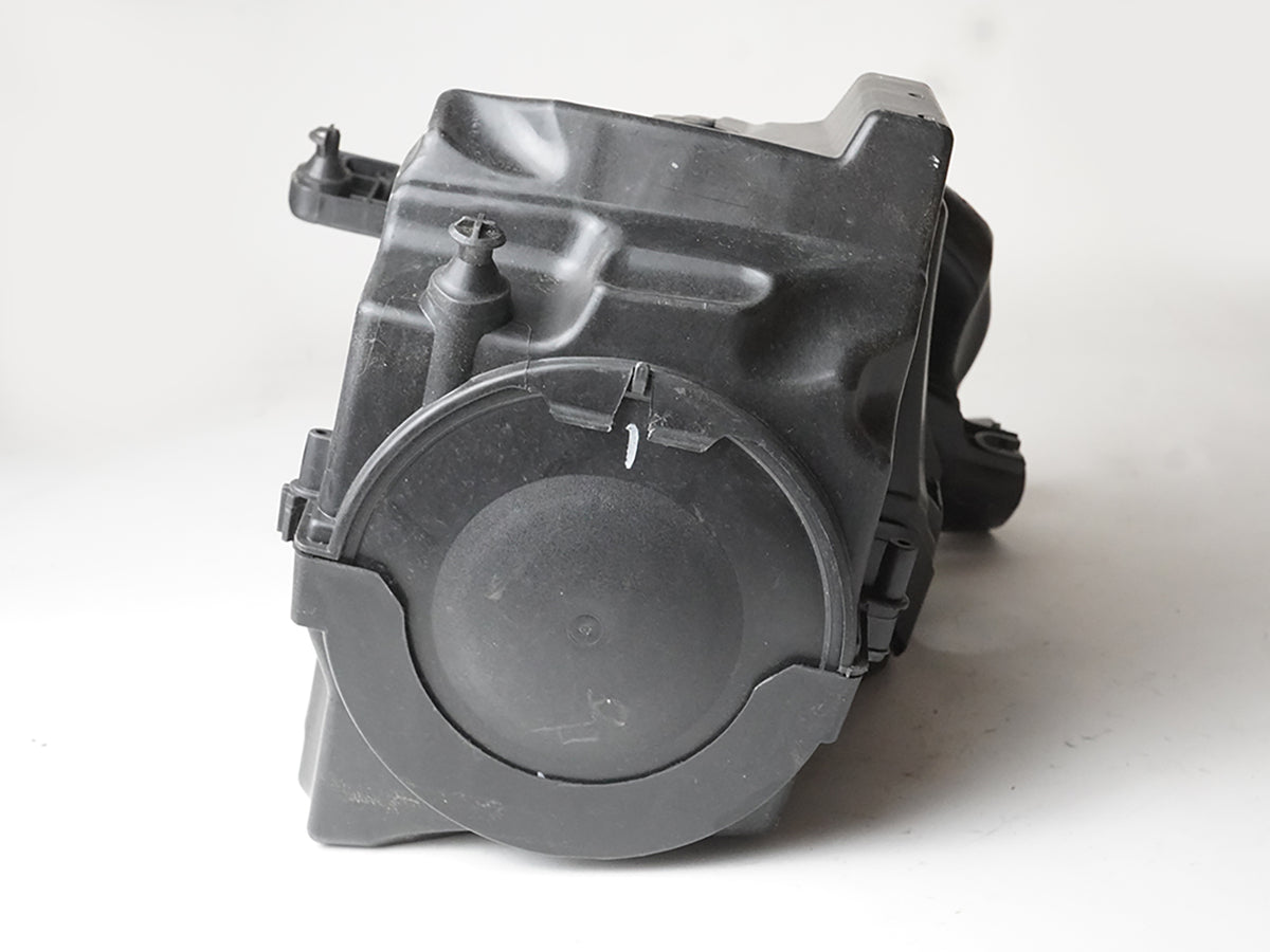 2006 - 2013 Volvo C70 Convertible Air Intake Filter Cleaner Box Turbo Unit OEM