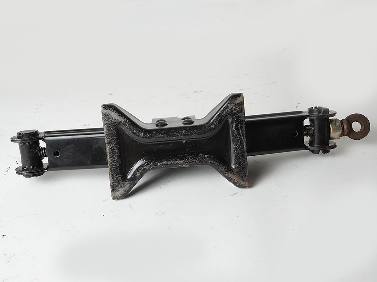 2005 - 2006 Saab 9-2 Jack Scissor Emergency Lifting Tire Wheel Spare Unit OEM
