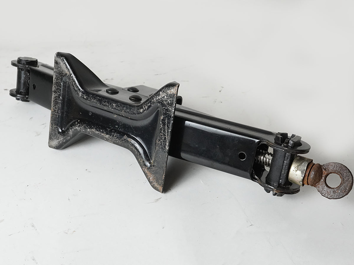 2005 - 2006 Saab 9-2 Jack Scissor Emergency Lifting Tire Wheel Spare Unit OEM