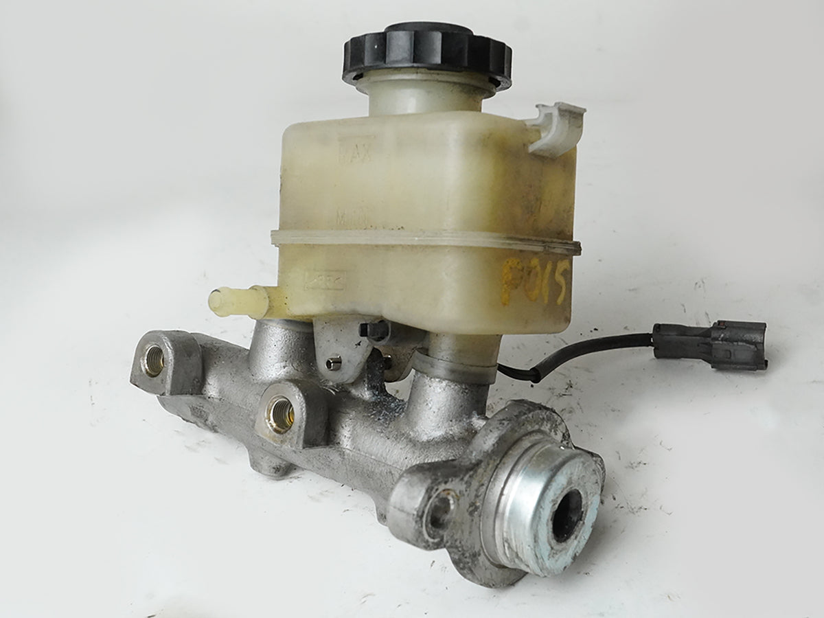 2005 - 2008 Suzuki Reno Forenza Power Brake Cylinder Master W Reservoir OEM
