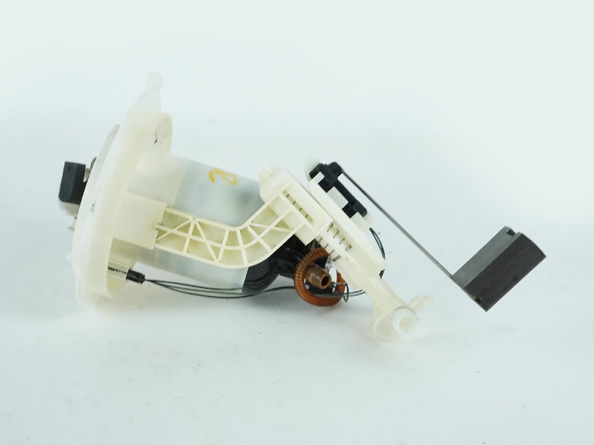 2010 - 2011 Mercedes E Class C207 Fuel Pump Level Sending Unit Lh OEM