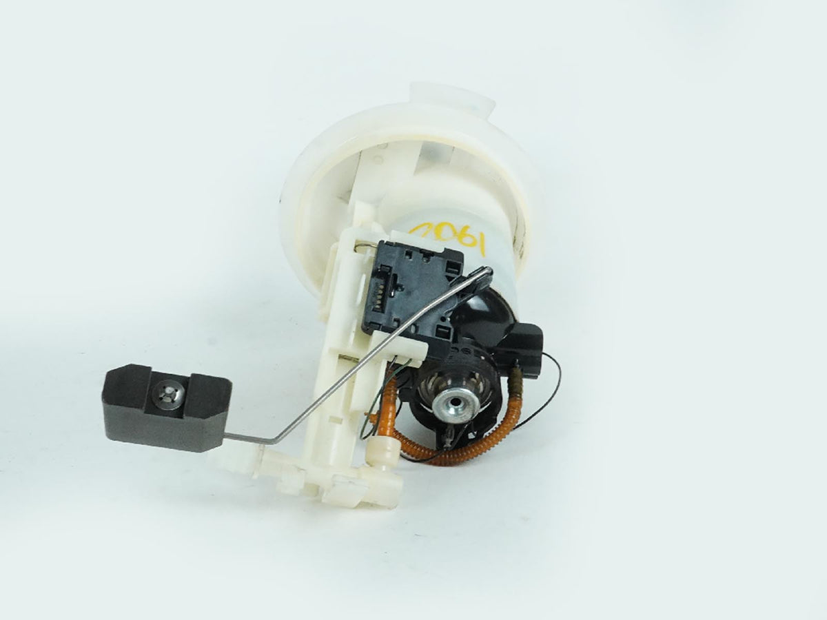 2010 - 2011 Mercedes E Class C207 Fuel Pump Level Sending Unit Lh OEM