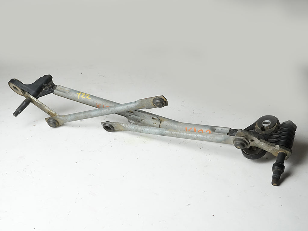  2007 - 2013 BMW X5 E70 WIPER LINKAGE  WINDOW WINDSHIELD GLASS FRONT TRANS, price
