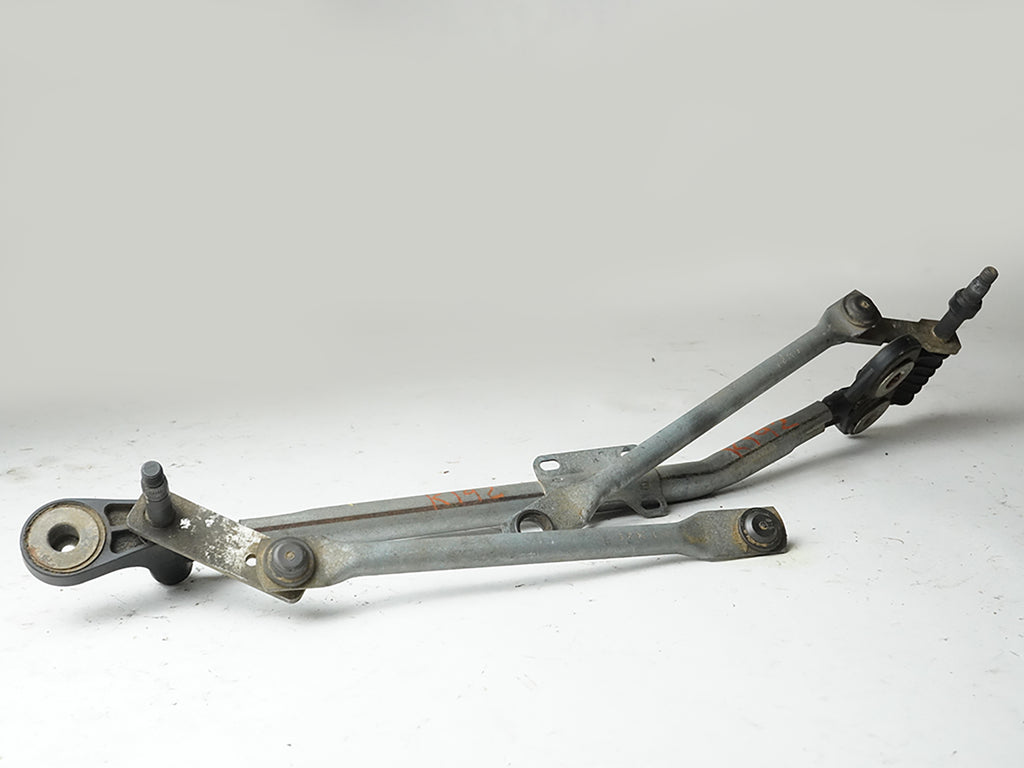 2007 - 2013 BMW X5 E70 WIPER LINKAGE  WINDOW WINDSHIELD GLASS FRONT TRANS, in stock