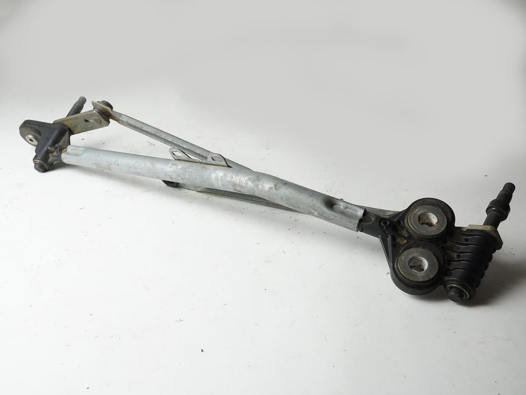  2007 - 2013 BMW X5 E70 WIPER LINKAGE  WINDOW WINDSHIELD GLASS FRONT TRANS, price