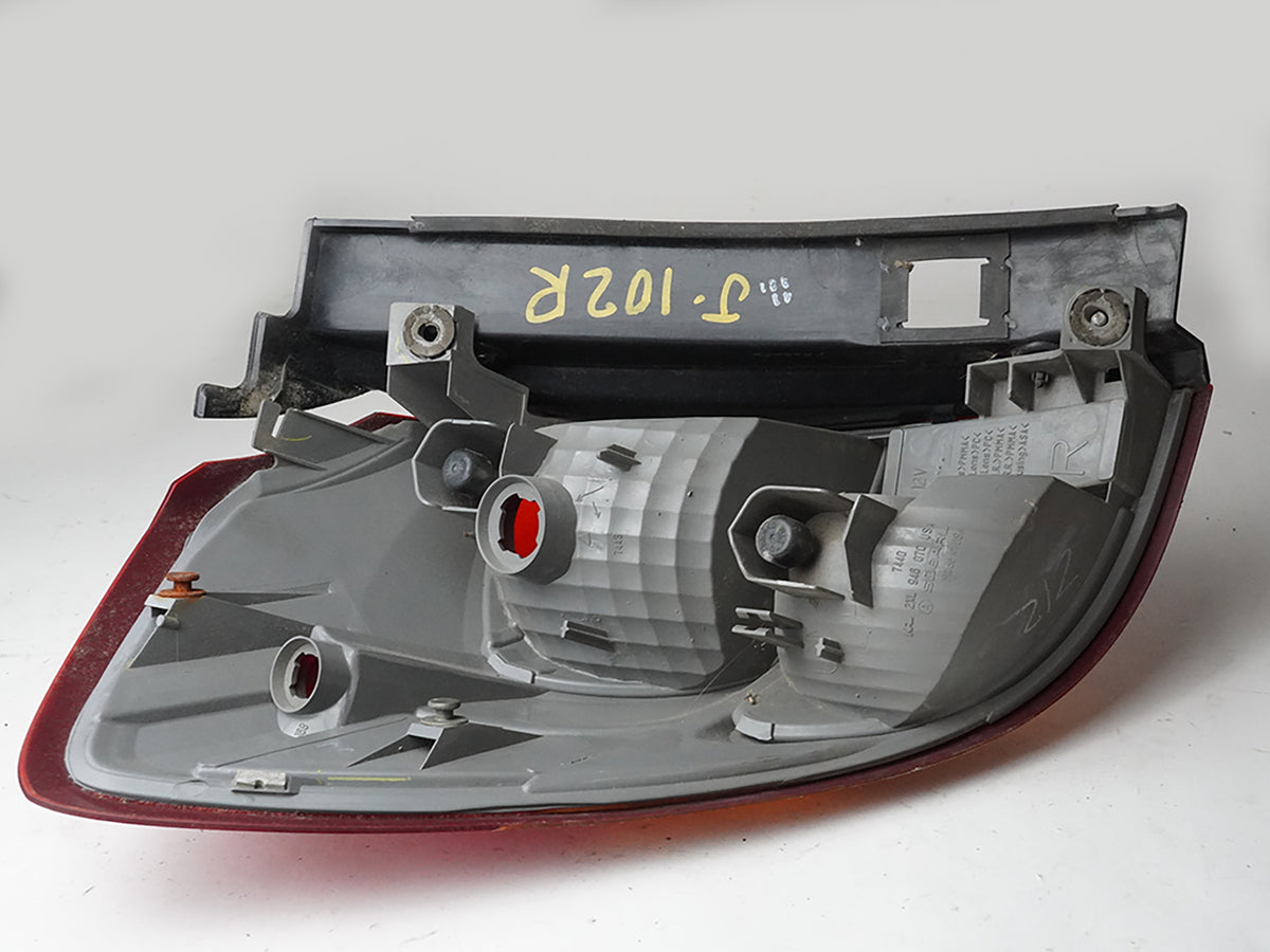 2005 - 2007 Subaru Legacy Taillight Brake Stop Taillamp Quarter Right Rh OEM