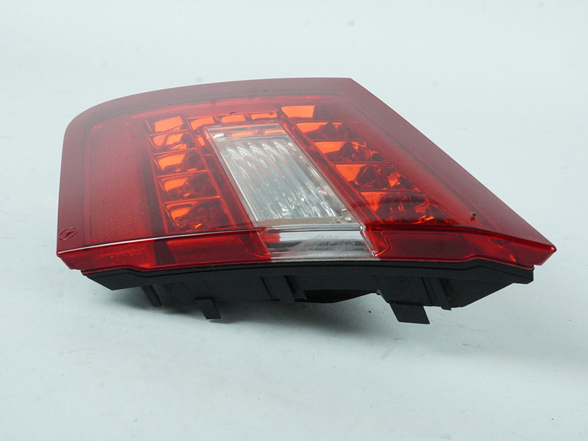 2010 - 2013 Mercedes E Class C207 Tail Light Lamp Lid Passenger Right Rh OEM