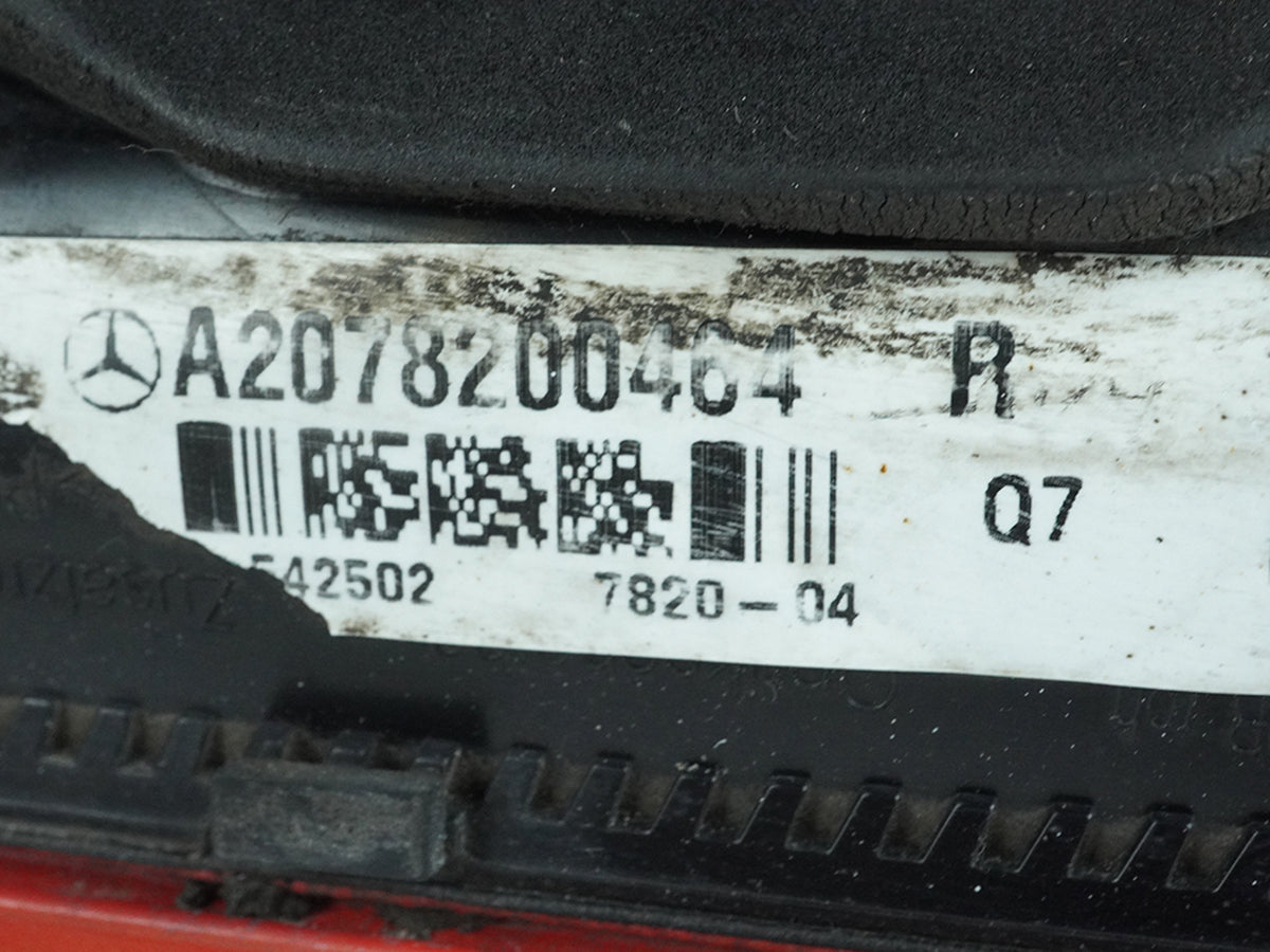 2010 - 2013 Mercedes E Class C207 Tail Light Lamp Lid Passenger Right Rh OEM