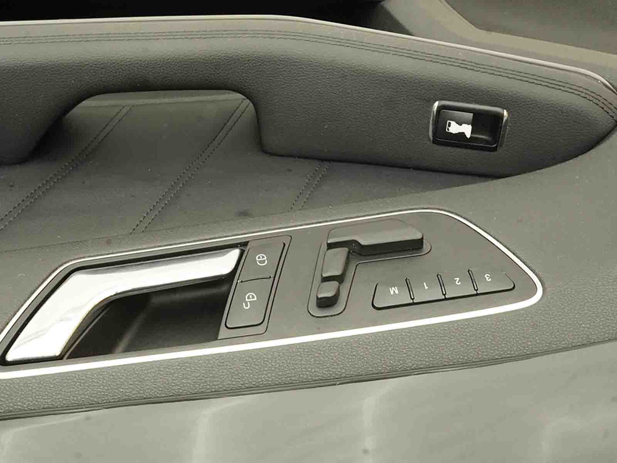 10-13 Mercedes E350 E550 E400 E63 W212 Door Panel Inner Handle Window Switch Fr Rh