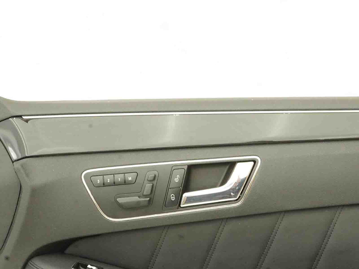 10-13 Mercedes E350 E550 E400 E63 W212 Door Panel Inner Handle Window Switch Fr Rh