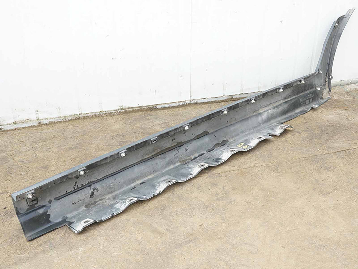 2004 - 2007 Bmw X3 E83 Rocker Skirt Panel Molding Passenger Rh 51773330866